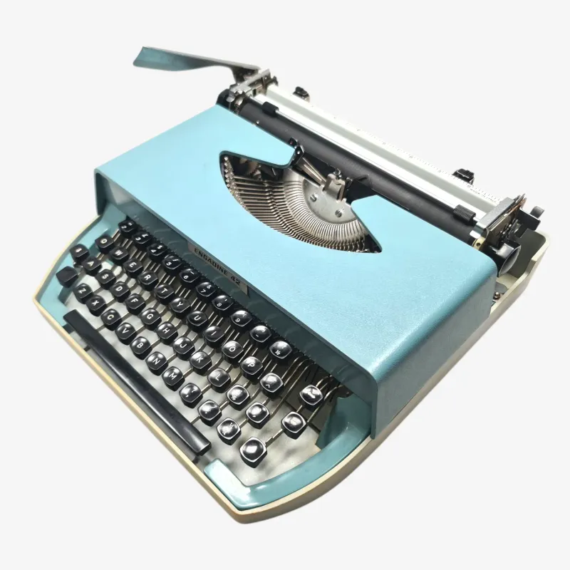 Engadine 42- Restored 1970s Portable Typewriter (QWERTY, Pica Typeface, Made in Italy)