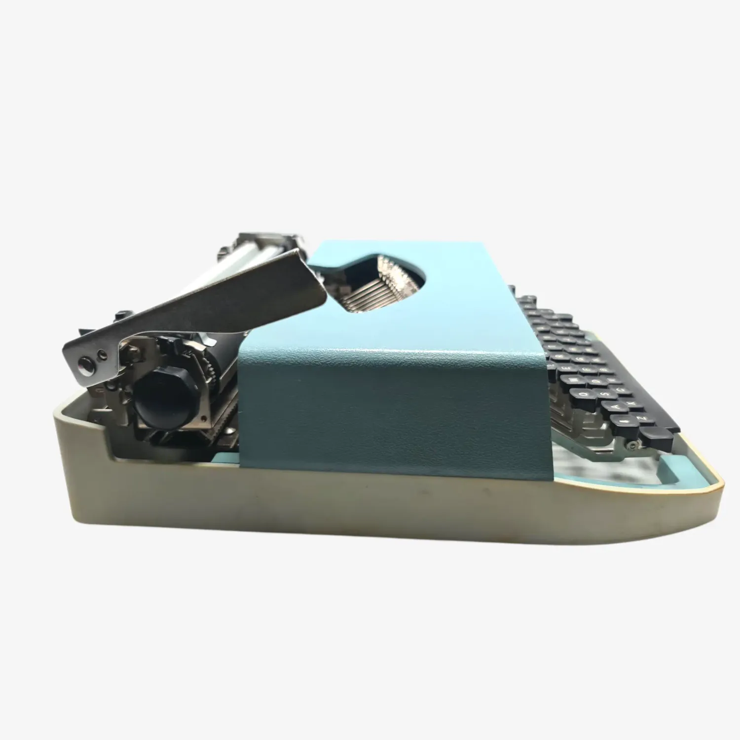 Engadine 42- Restored 1970s Portable Typewriter (QWERTY, Pica Typeface, Made in Italy)