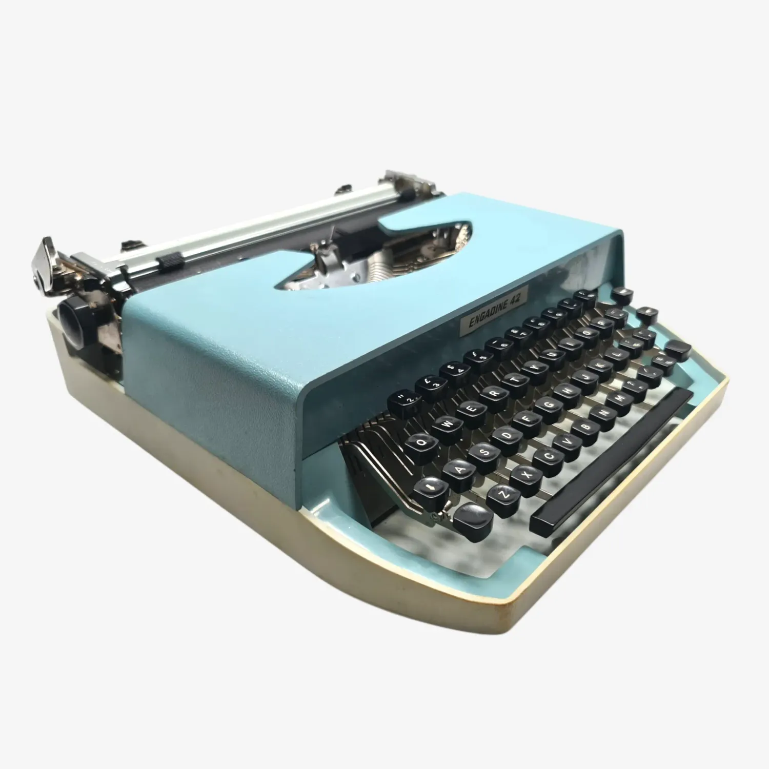 Engadine 42- Restored 1970s Portable Typewriter (QWERTY, Pica Typeface, Made in Italy)