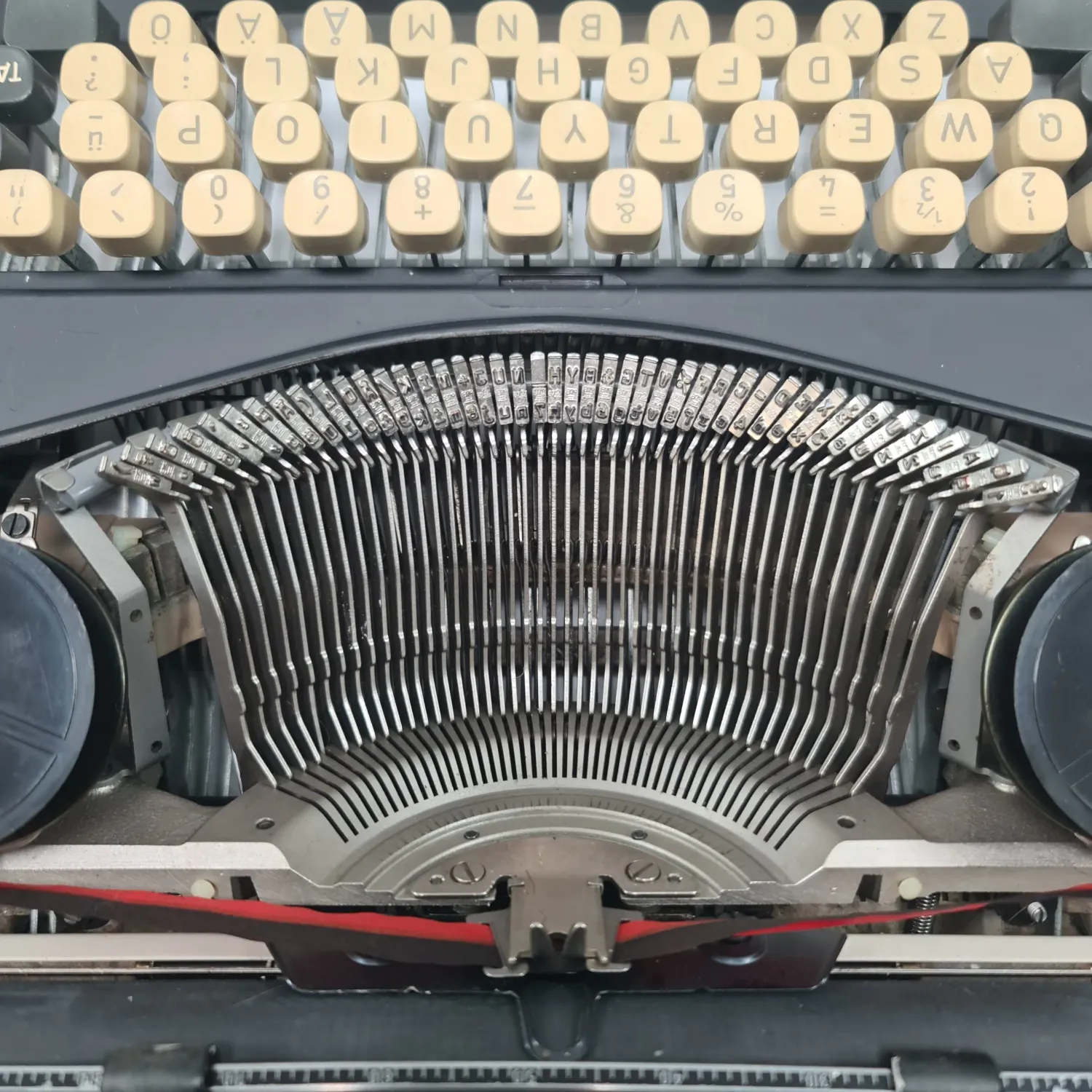 Adler Gabrielle 20 Manual Vintage Typewriter, QWERTY, Refurbished