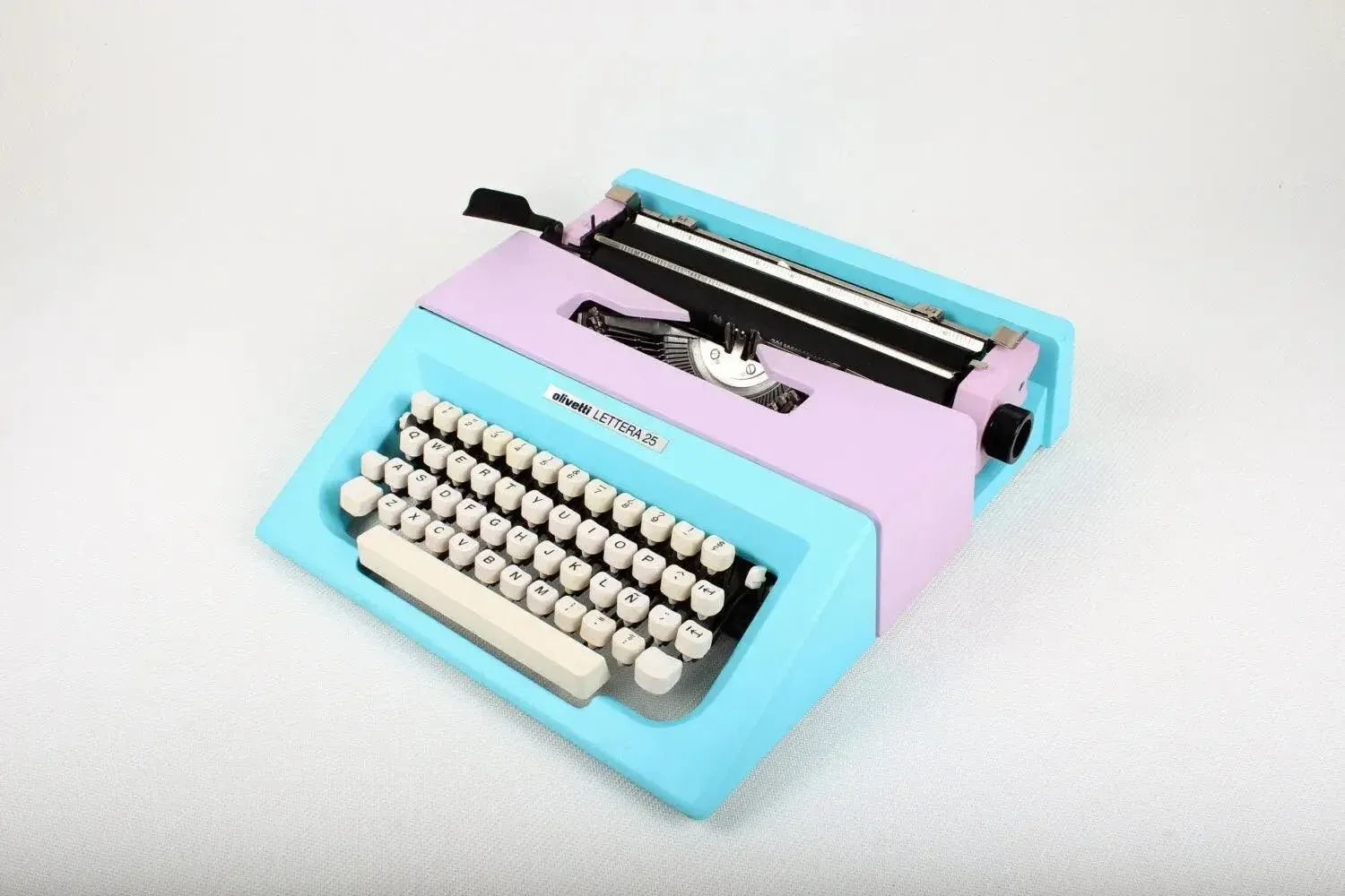 RESERVED Olivetti Lettera 25 Blue, Lilac, Pink, Vintage Typewriter, Refurbished
