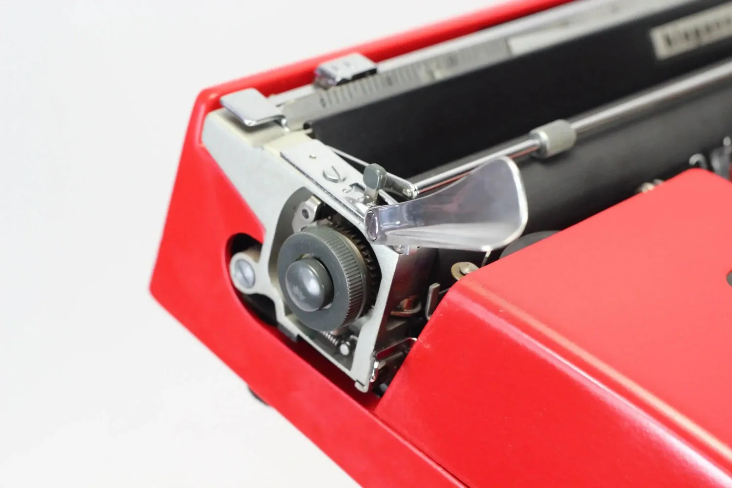 Olivetti Pluma 22 Red, Vintage Manual Typewriter, Restored