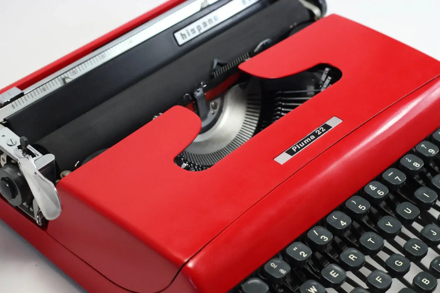 Olivetti Pluma 22 Red, Vintage Manual Typewriter, Restored