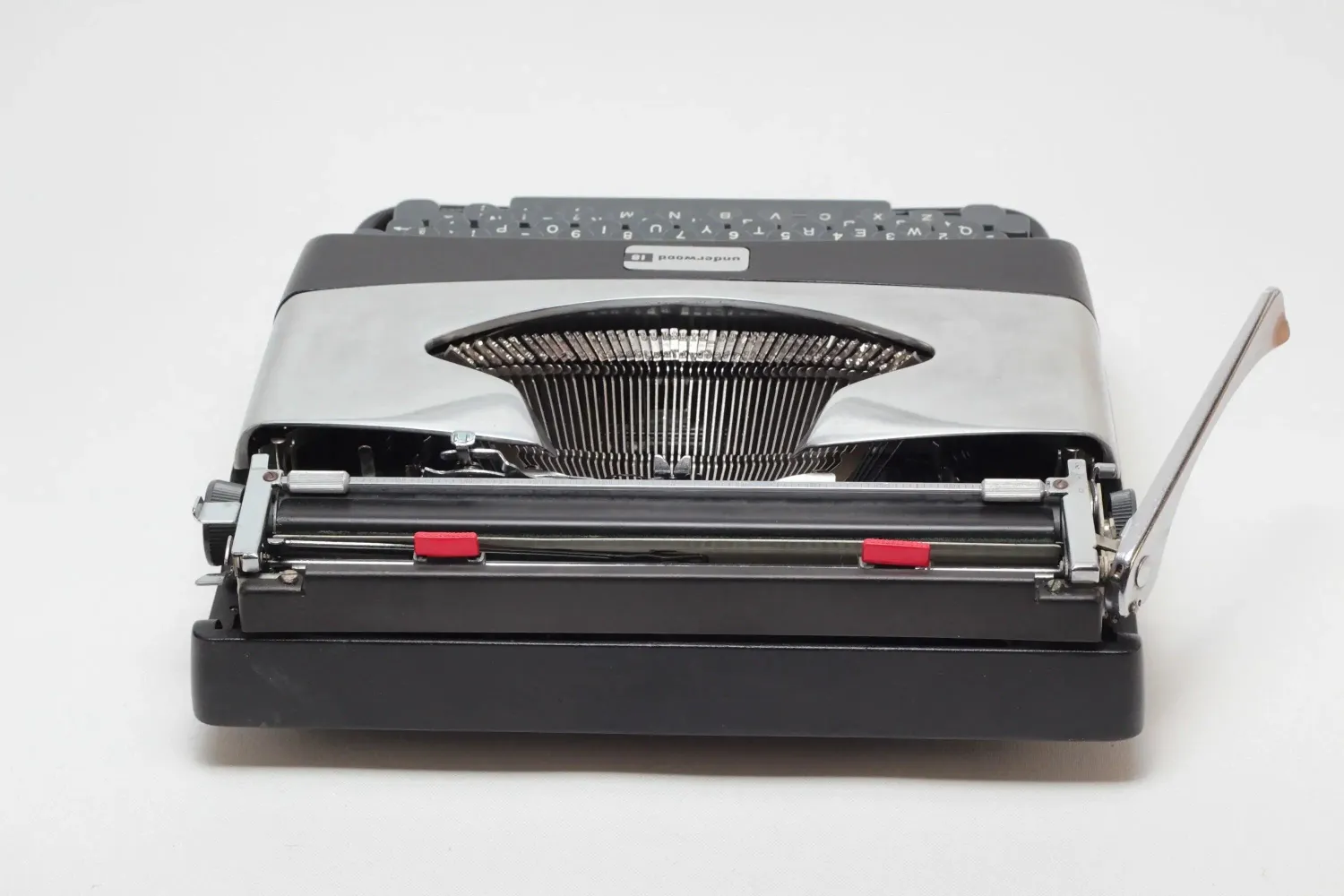 Underwood 18 Black &amp; Silver, Vintage Manual Typewriter, Refurbished