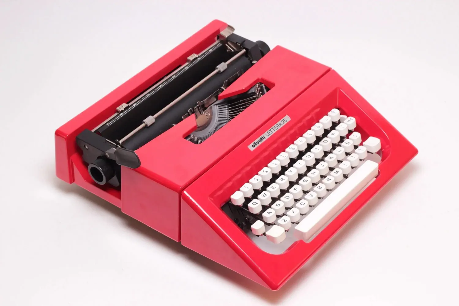 Olivetti Lettera 25 Red, Vintage Manual Typewriter, Refurbished