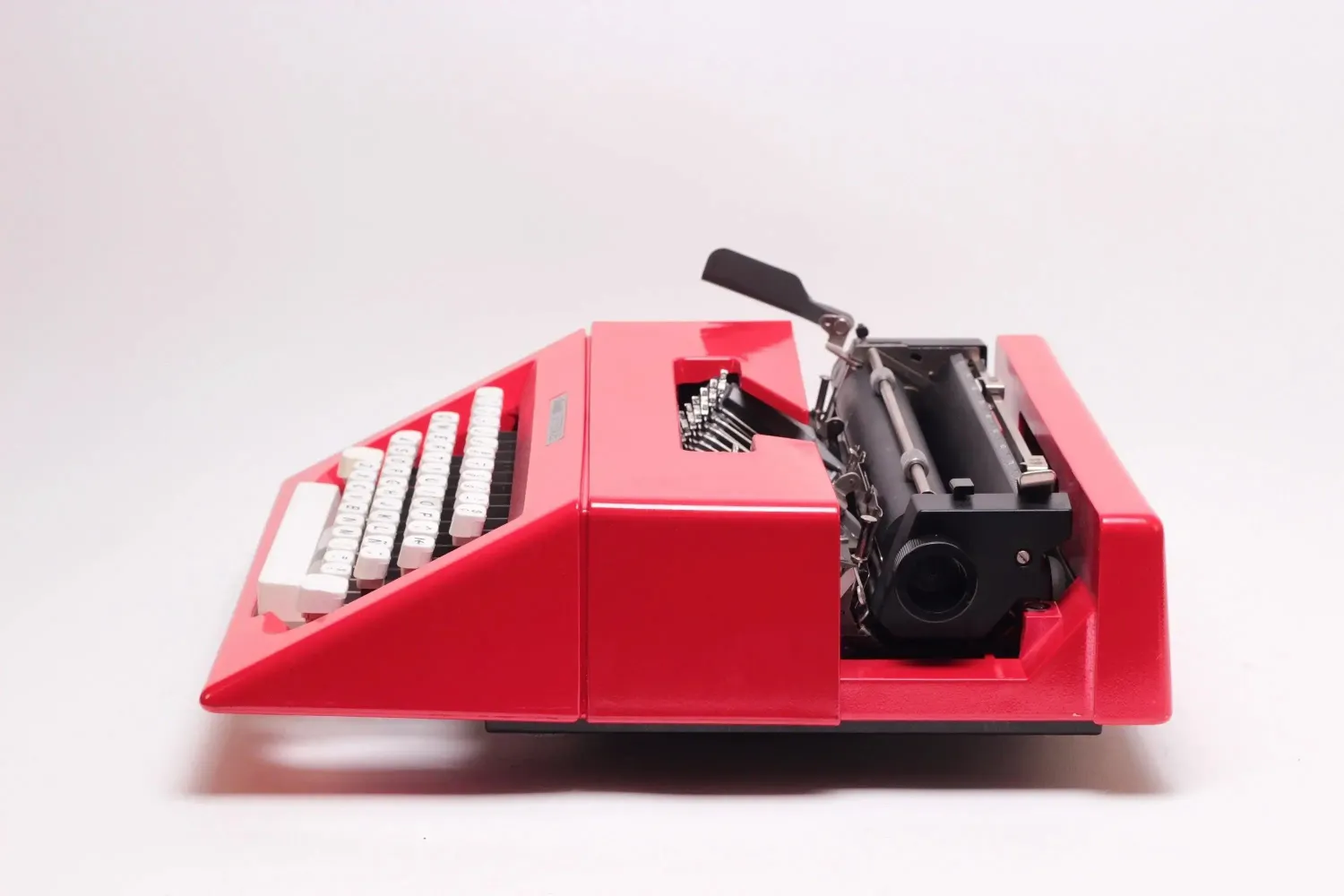 Olivetti Lettera 25 Red, Vintage Manual Typewriter, Refurbished