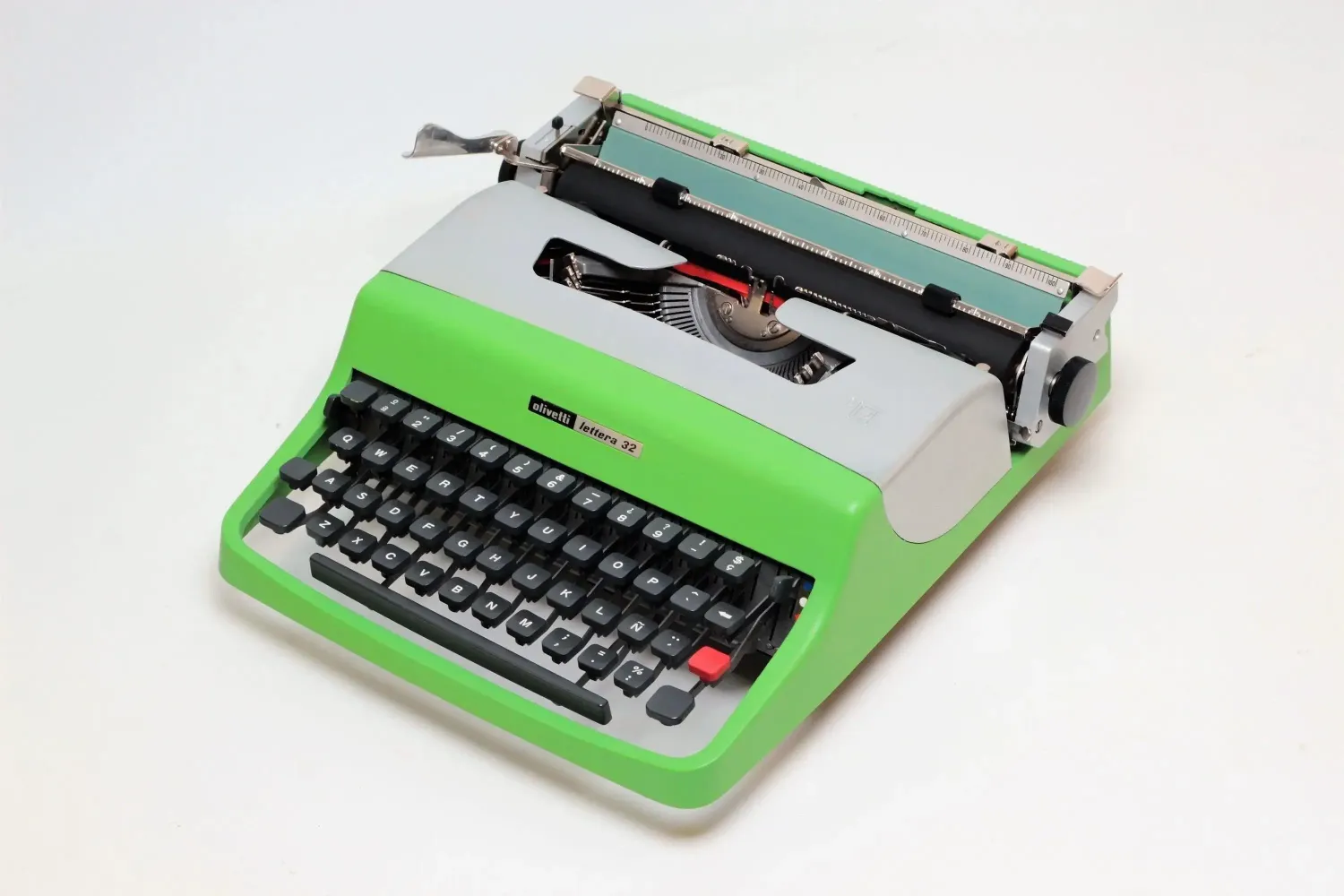 Olivetti Lettera 32 Green &amp; Gray, Vintage Manual Typewriter, Refurbished