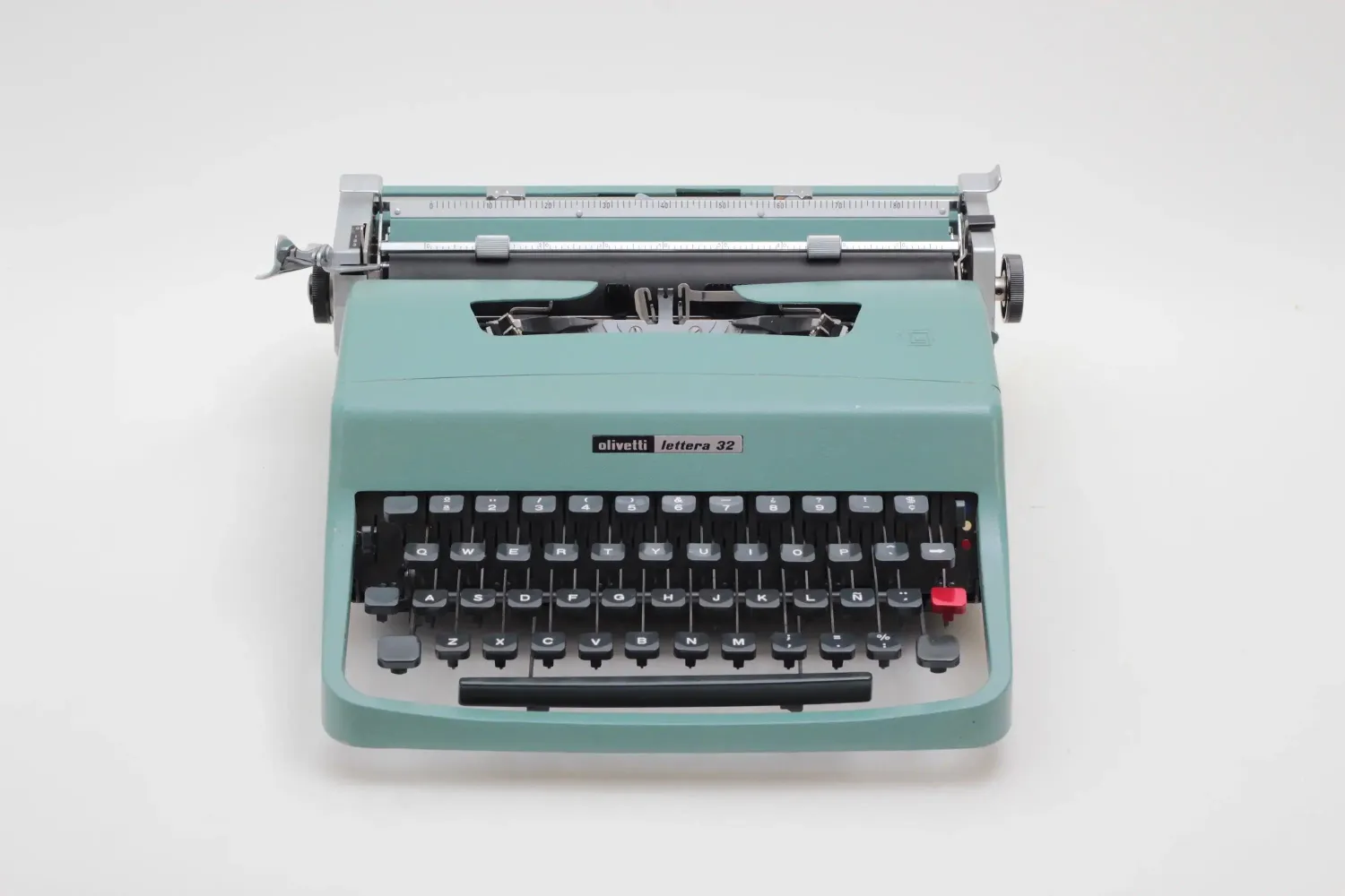 Olivetti Lettera 32 Original Green Vintage Manual Typewriter Serviced