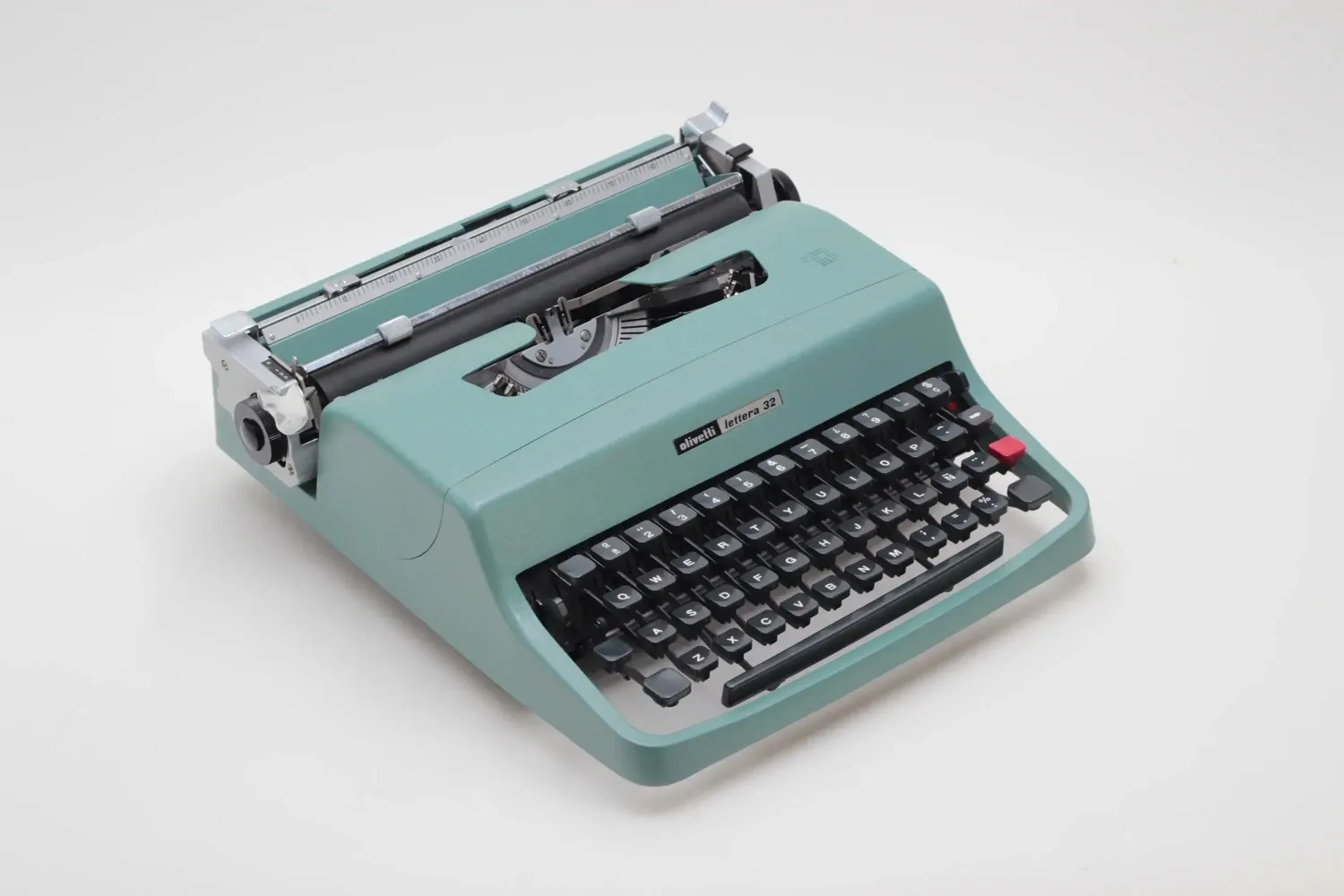 Olivetti Lettera 32 Original Green Vintage Manual Typewriter Serviced