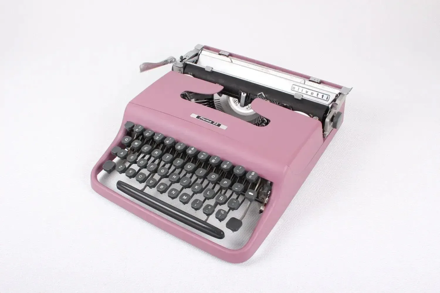 Olivetti Pluma 22 Light Violet, Vintage Manual Typewriter, Restored