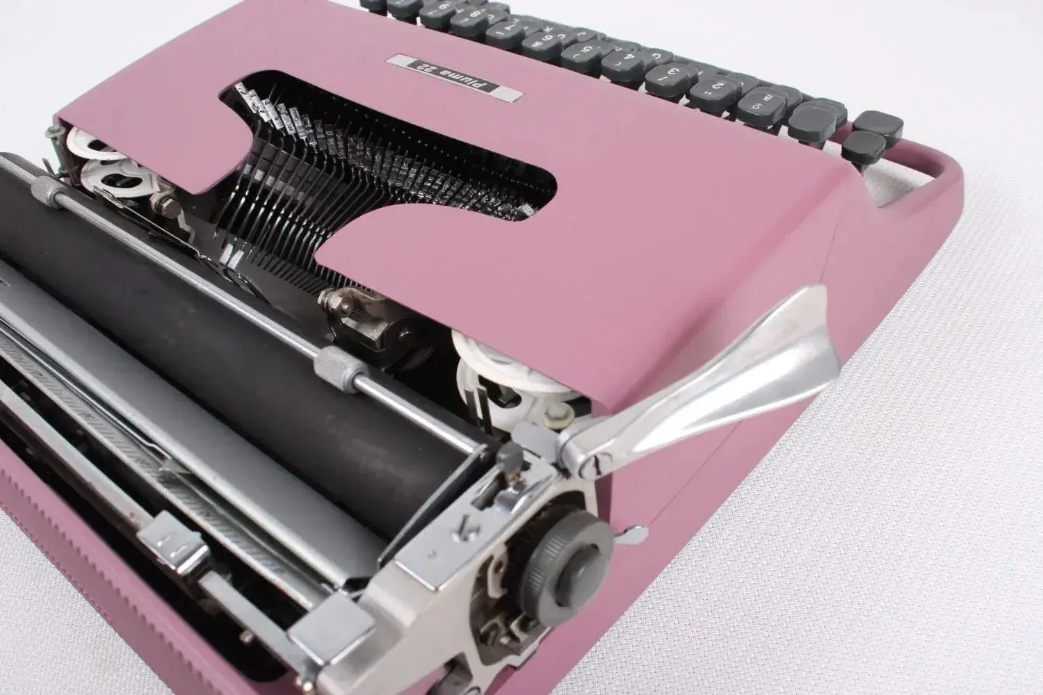 Olivetti Pluma 22 Light Violet, Vintage Manual Typewriter, Restored