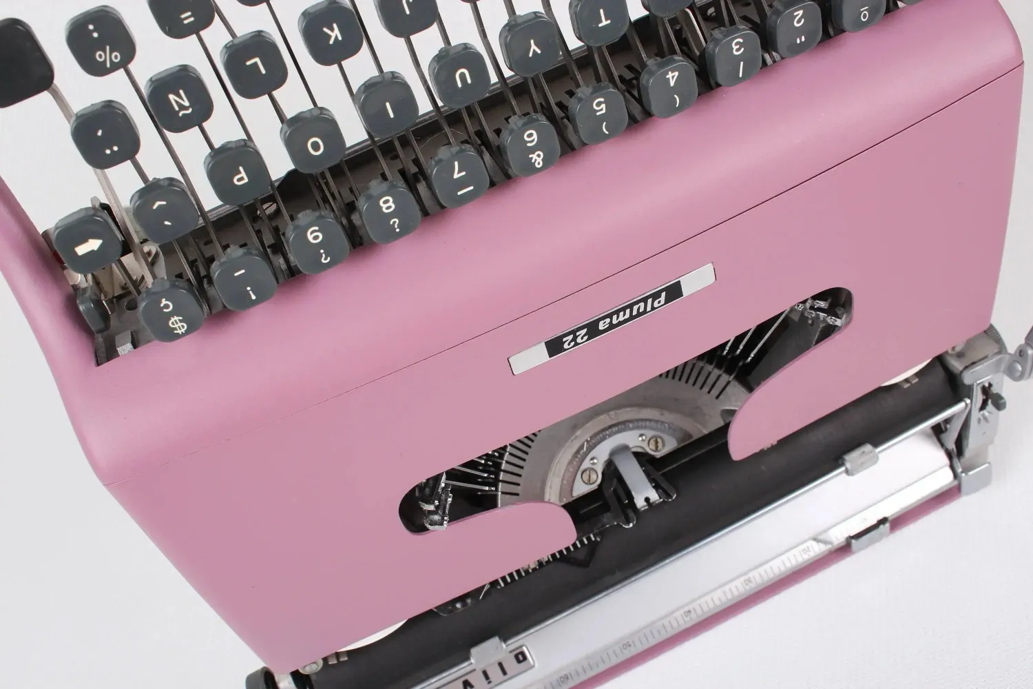 Olivetti Pluma 22 Light Violet, Vintage Manual Typewriter, Restored