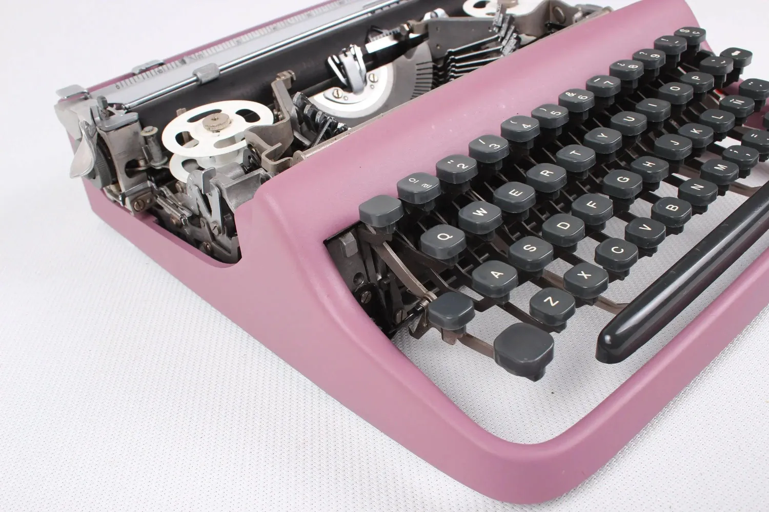 Olivetti Pluma 22 Light Violet, Vintage Manual Typewriter, Restored