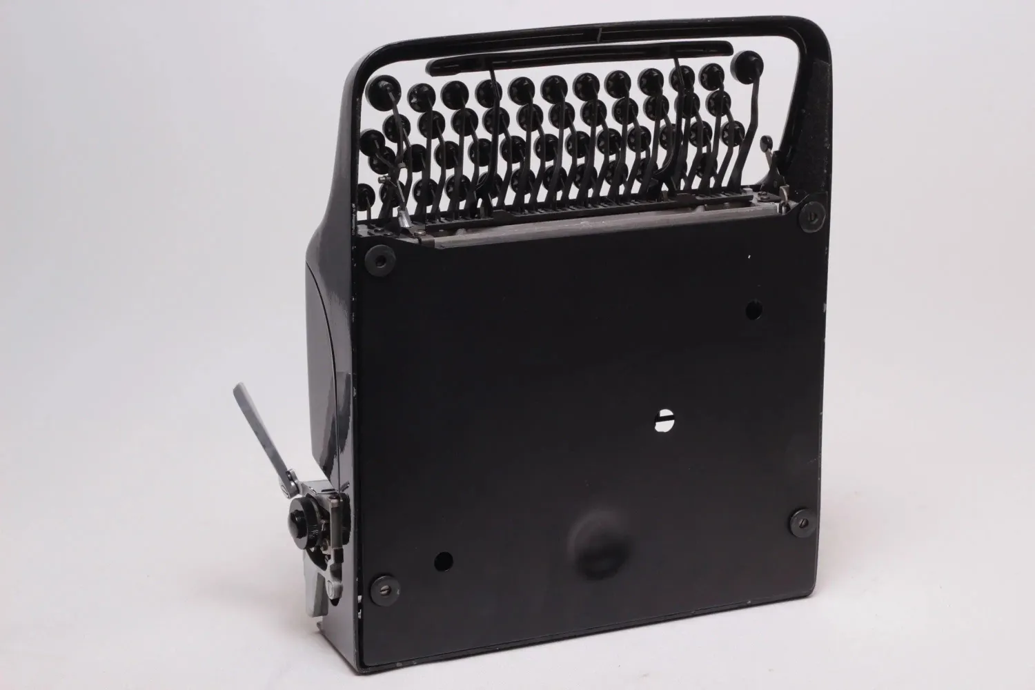 Olivetti Pluma 22 Glossy Black, Vintage Manual Typewriter, Restored