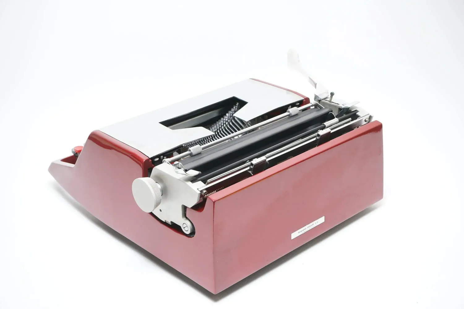 Olivetti Studio de Luxe, Burgundy, Black Vintage Typewriter, Restored