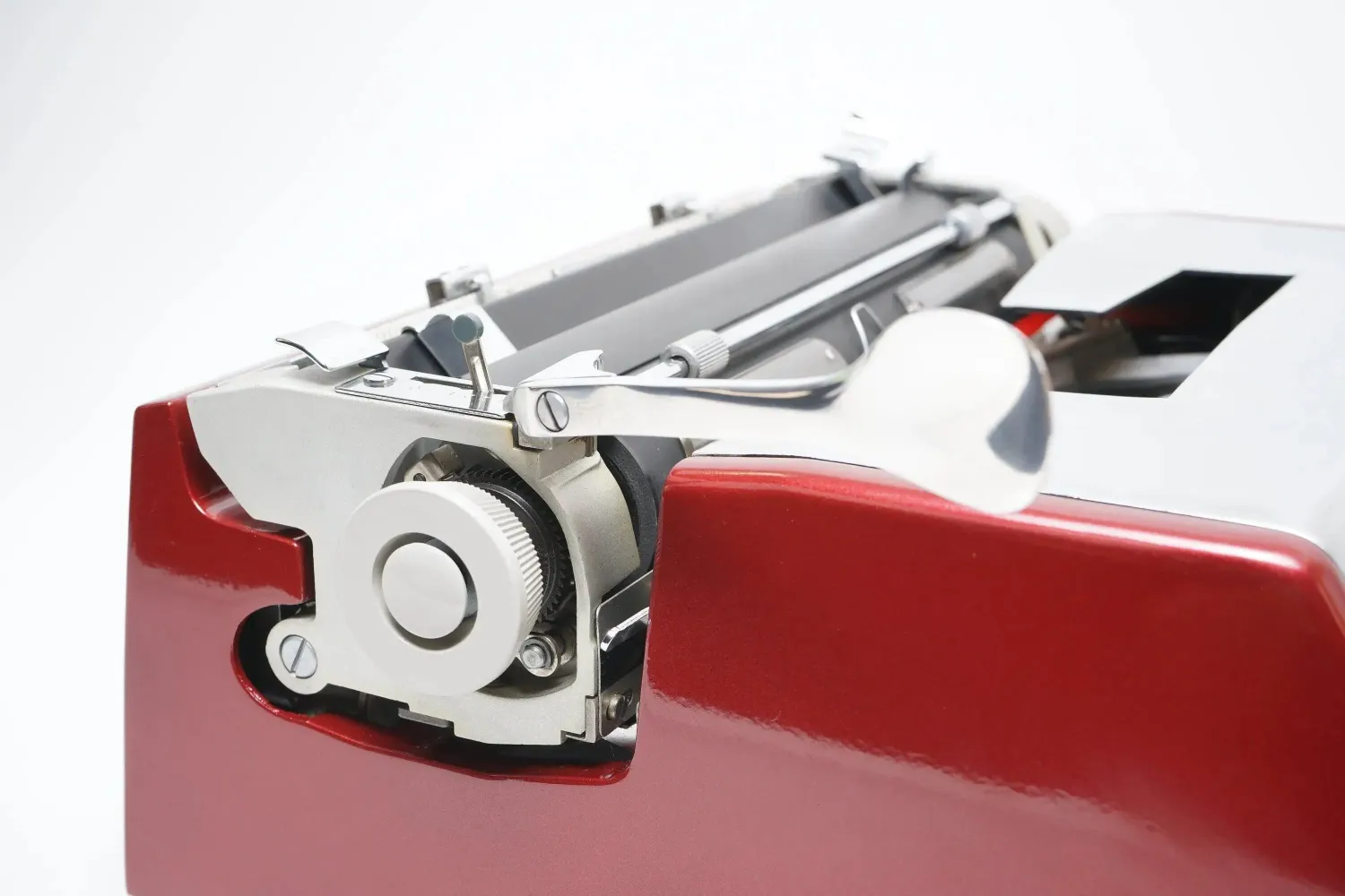 Olivetti Studio de Luxe, Burgundy, Black Vintage Typewriter, Restored