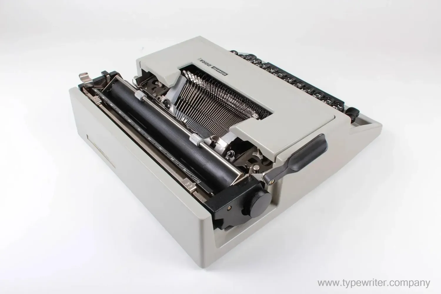 Olivetti Dora Gray, Vintage Manual Typewriter, Refurbished