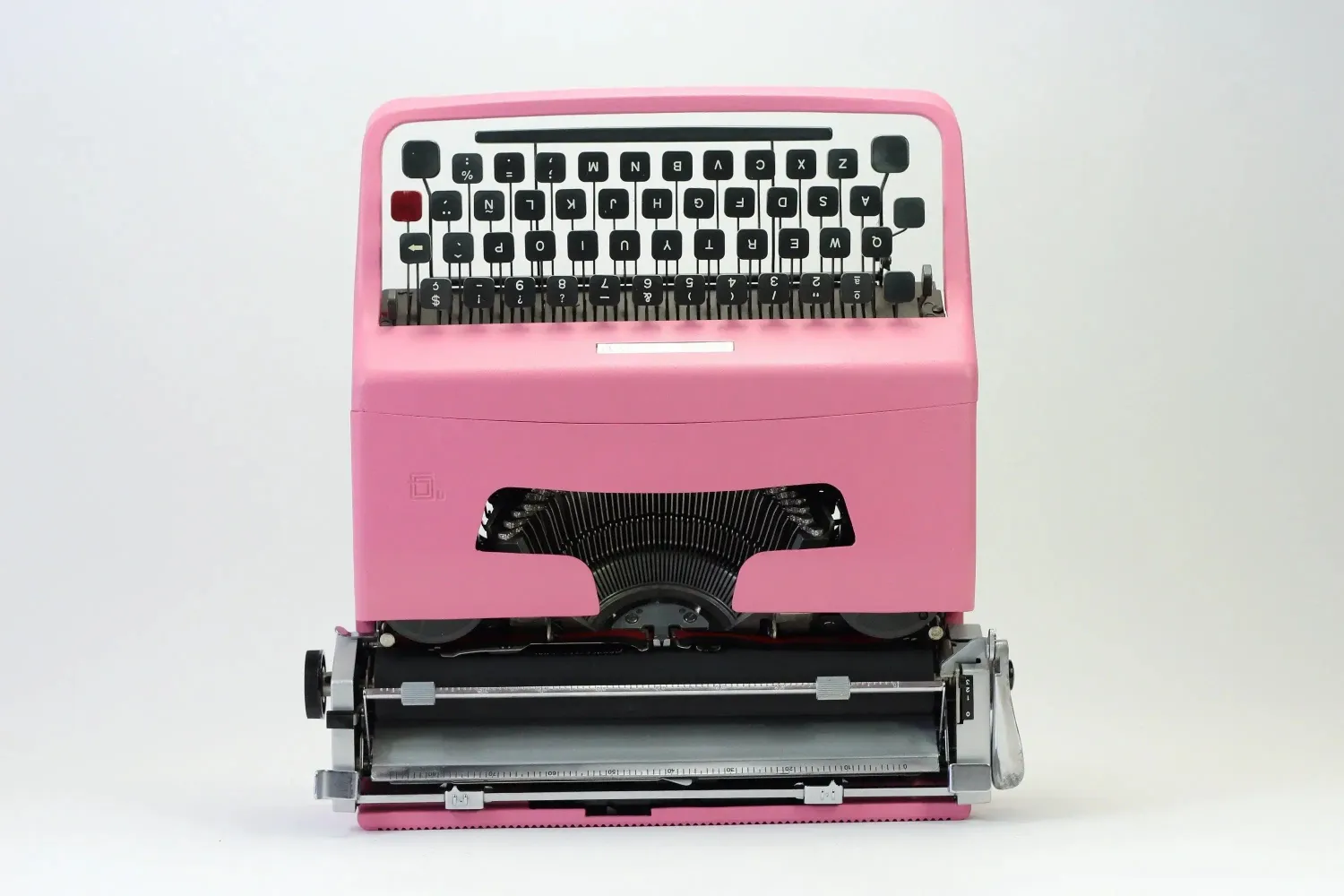 Olivetti Lettera 32 Pink, Vintage Manual Typewriter, Refurbished