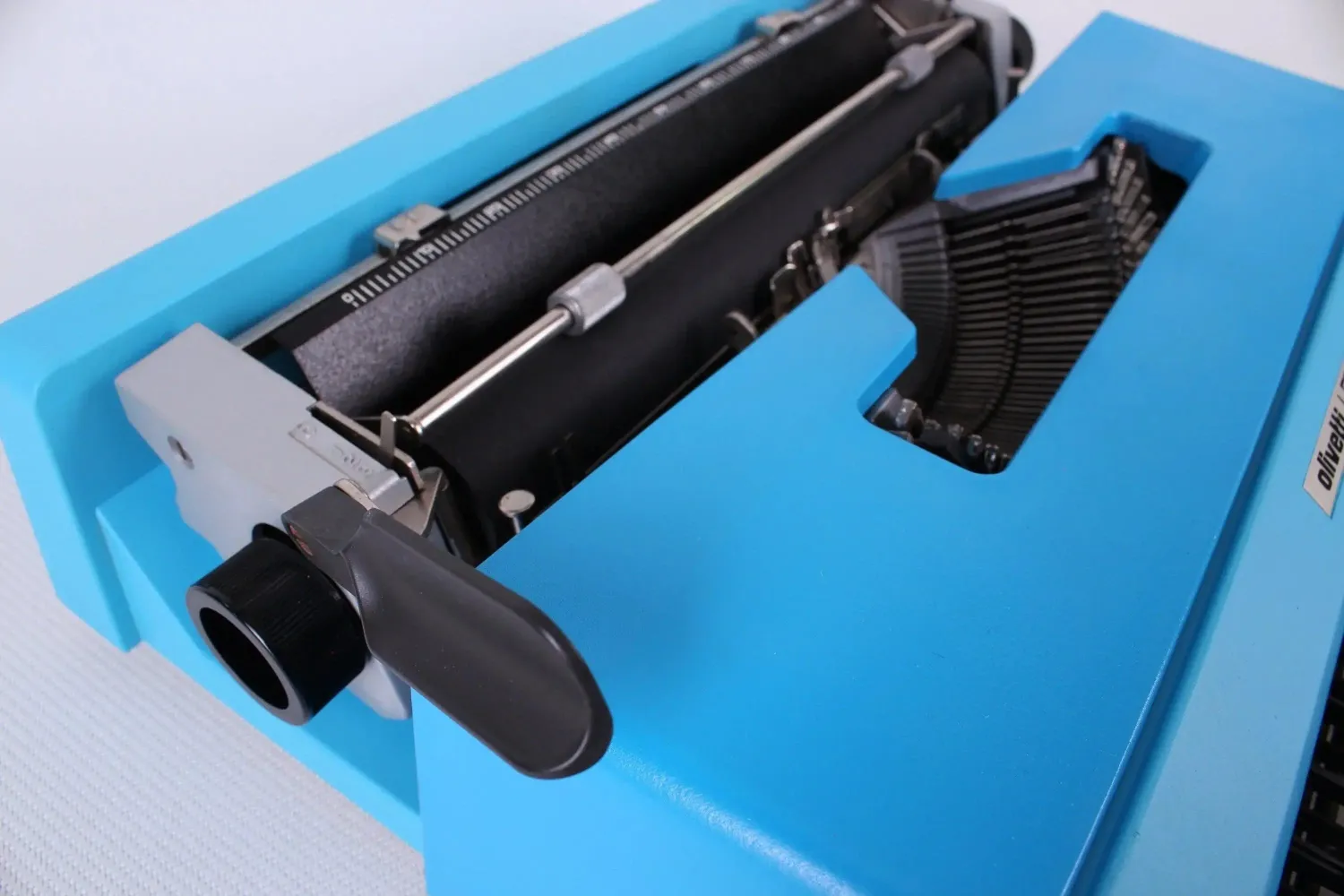 Olivetti Lettera 25 Blue, Vintage Manual Typewriter, Refurbished
