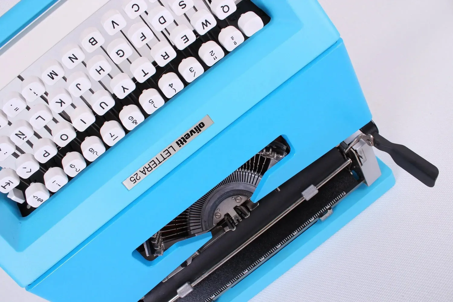 Olivetti Lettera 25 Blue, Vintage Manual Typewriter, Refurbished