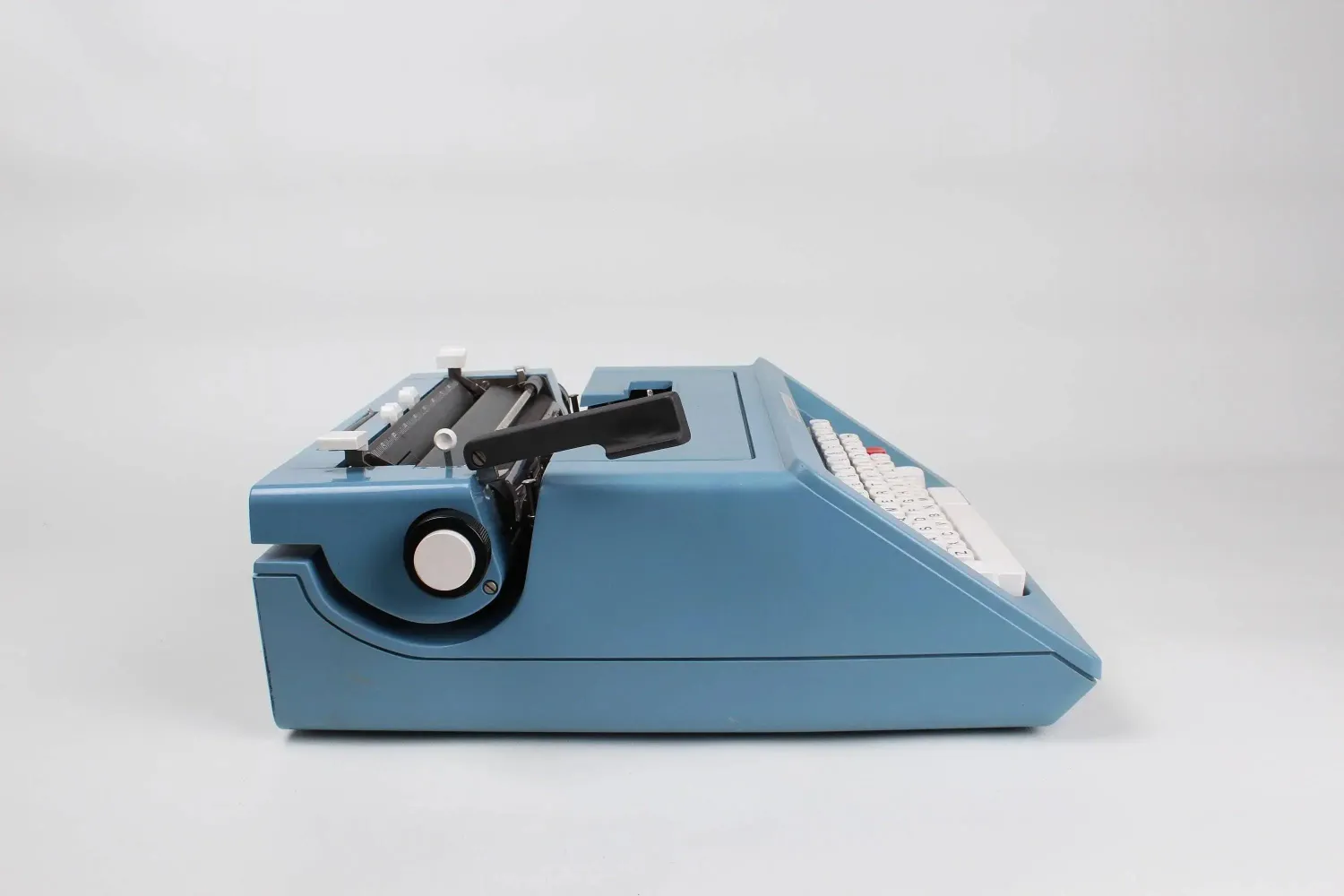 Olivetti Studio 46 Blue, Vintage Manual Typewriter, Restored