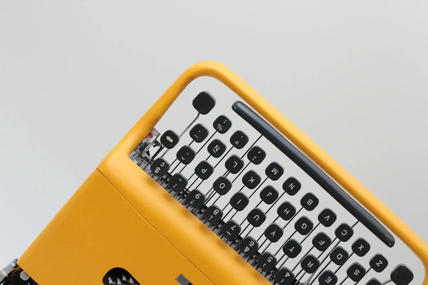 Olivetti Pluma 22 Yellow, Vintage Manual Typewriter, Refurbished