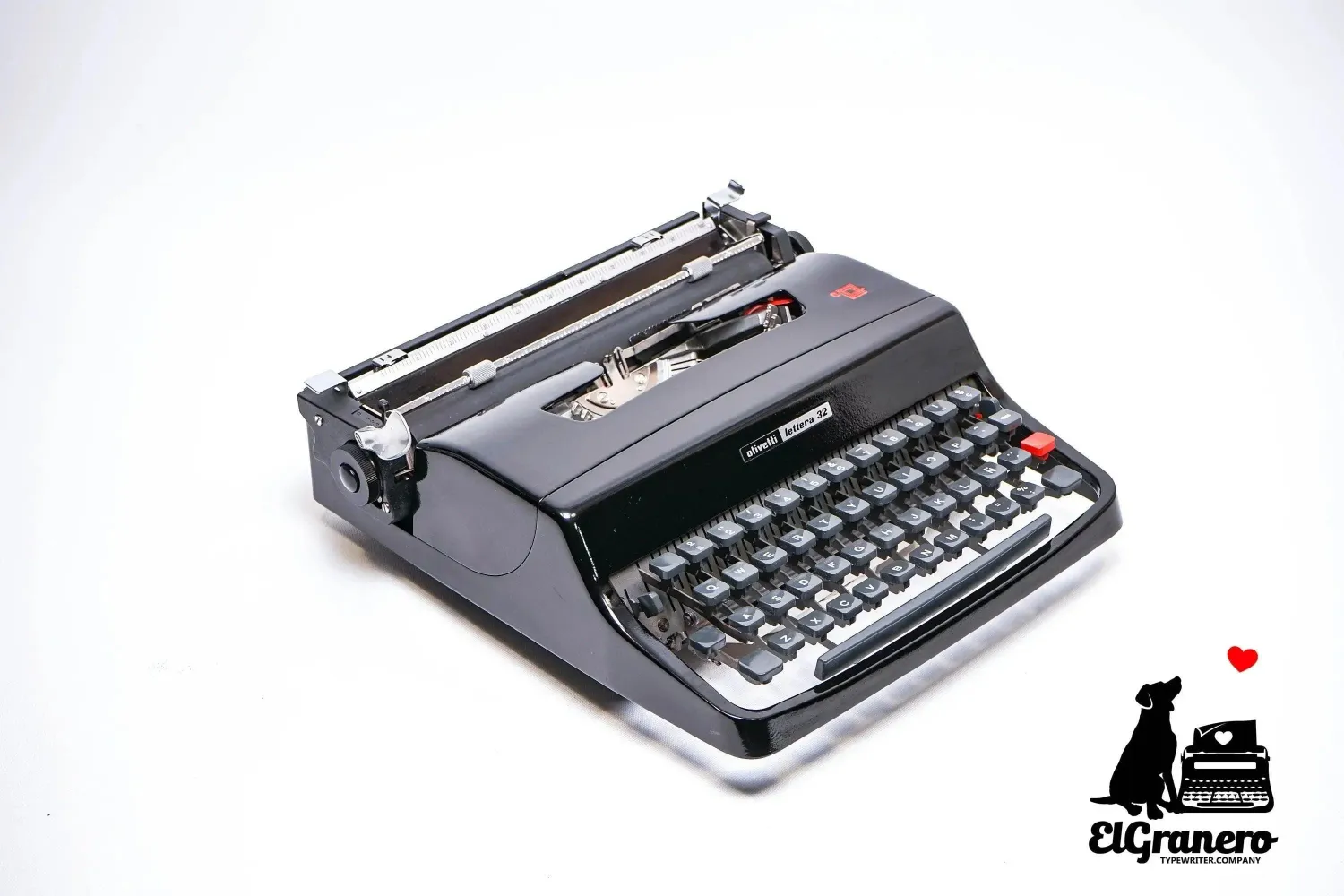 Olivetti Lettera 32 Glossy Black, Vintage Manual Typewriter, Restored