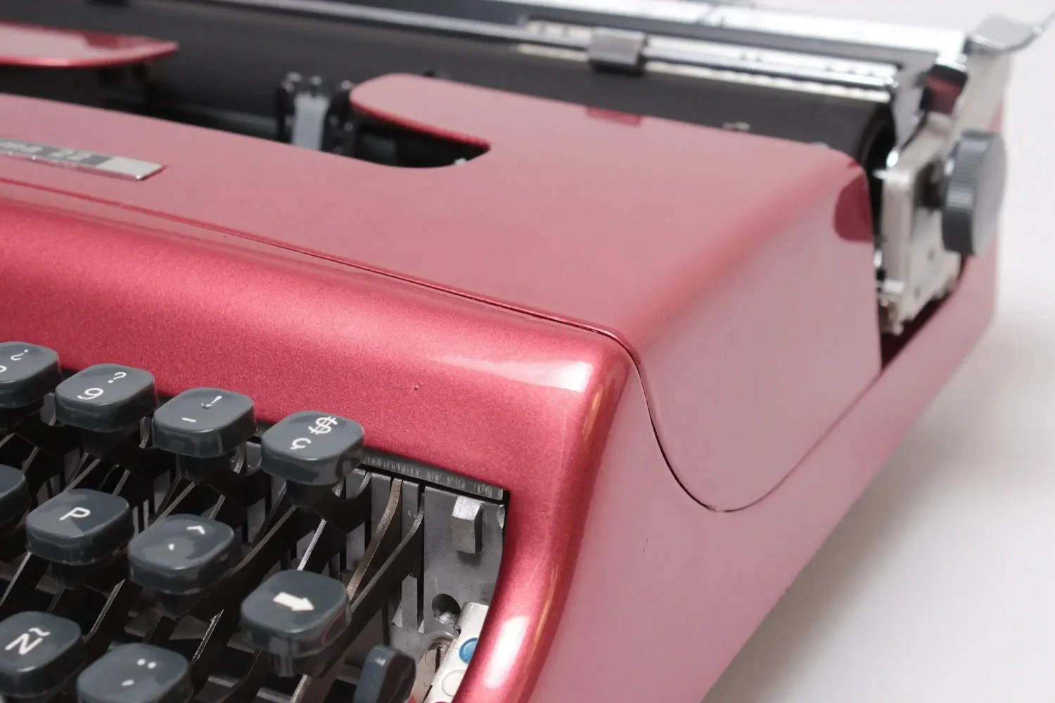 Olivetti Pluma 22 Glossy Coral Red Vintage, Manual Typewriter, Restored