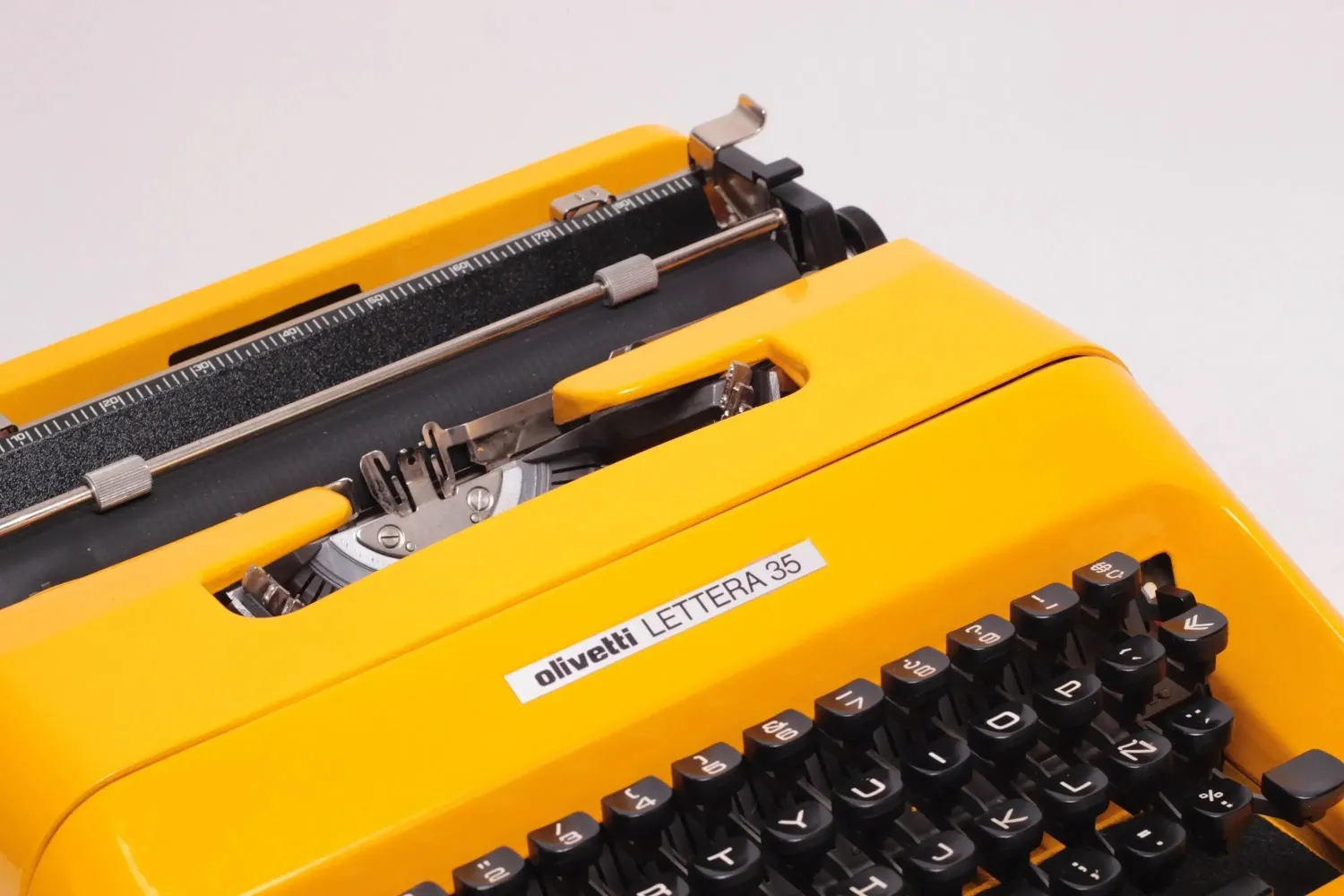 Olivetti Lettera 35 Glossy Yellow Vintage, Manual Typewriter, Restored