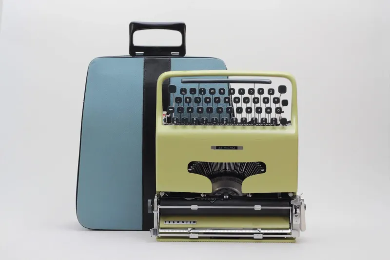 Olivetti Pluma 22, Original Green Manual Vintage Typewriter, Serviced