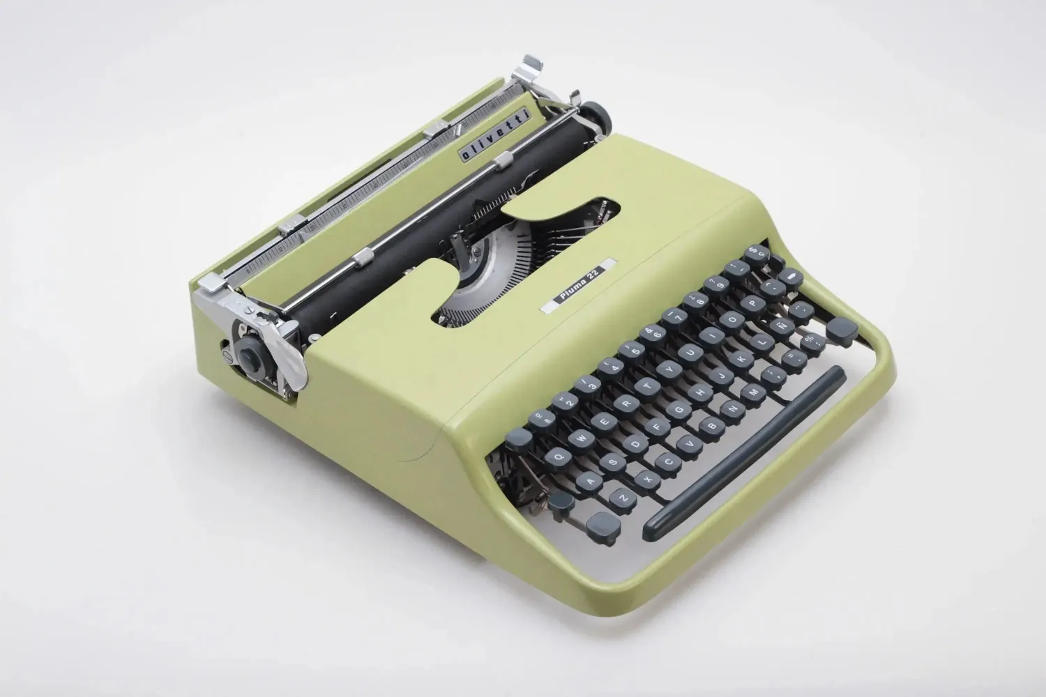 Olivetti Pluma 22, Original Green Manual Vintage Typewriter, Serviced