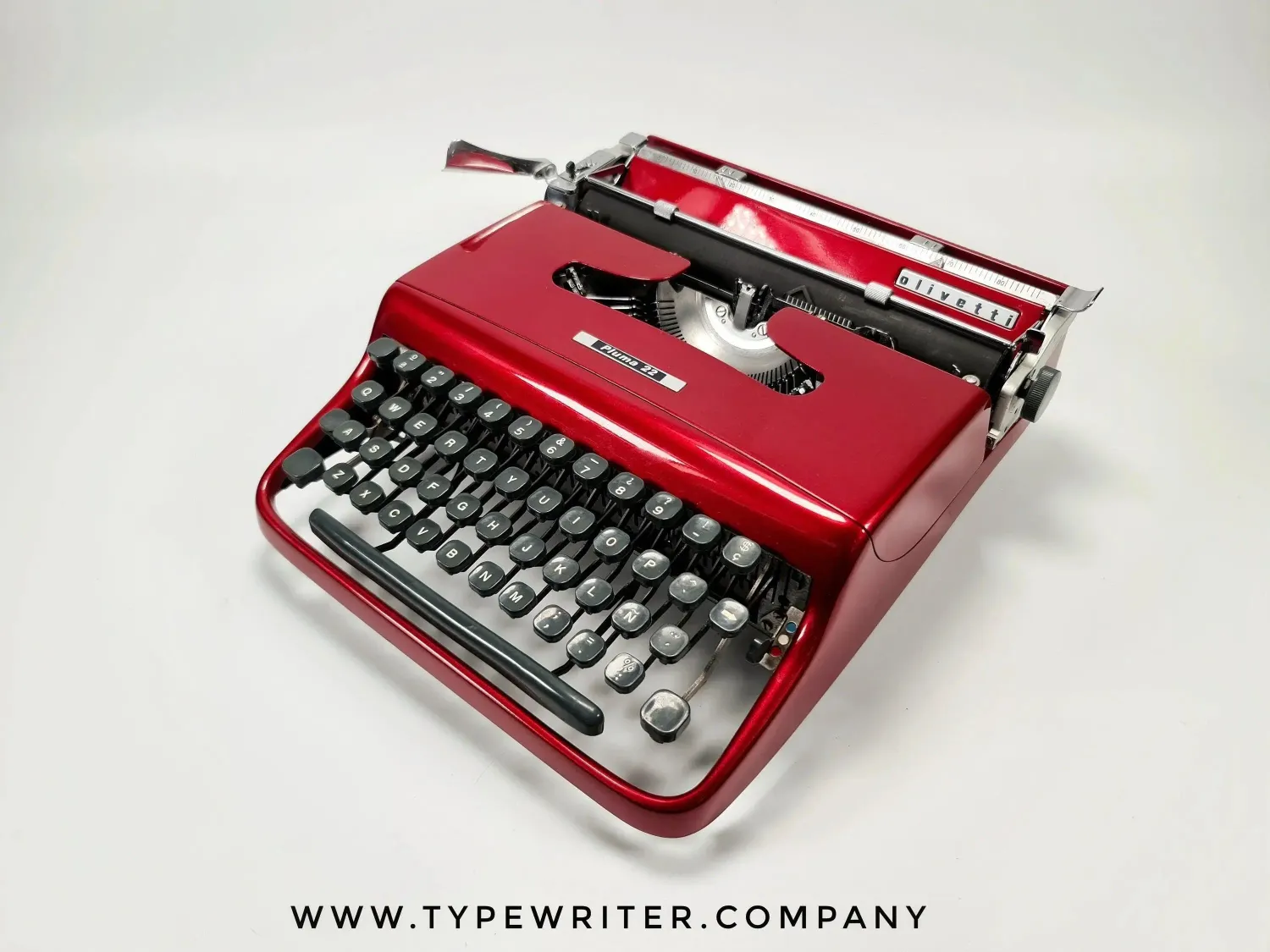 Olivetti Pluma 22 Coral Red, Vintage Manual Typewriter, Refurbished