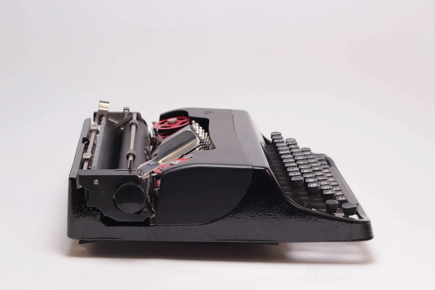 Olivetti Lettera 32 Glossy Black Vintage Manual Typewriter, Refurbished