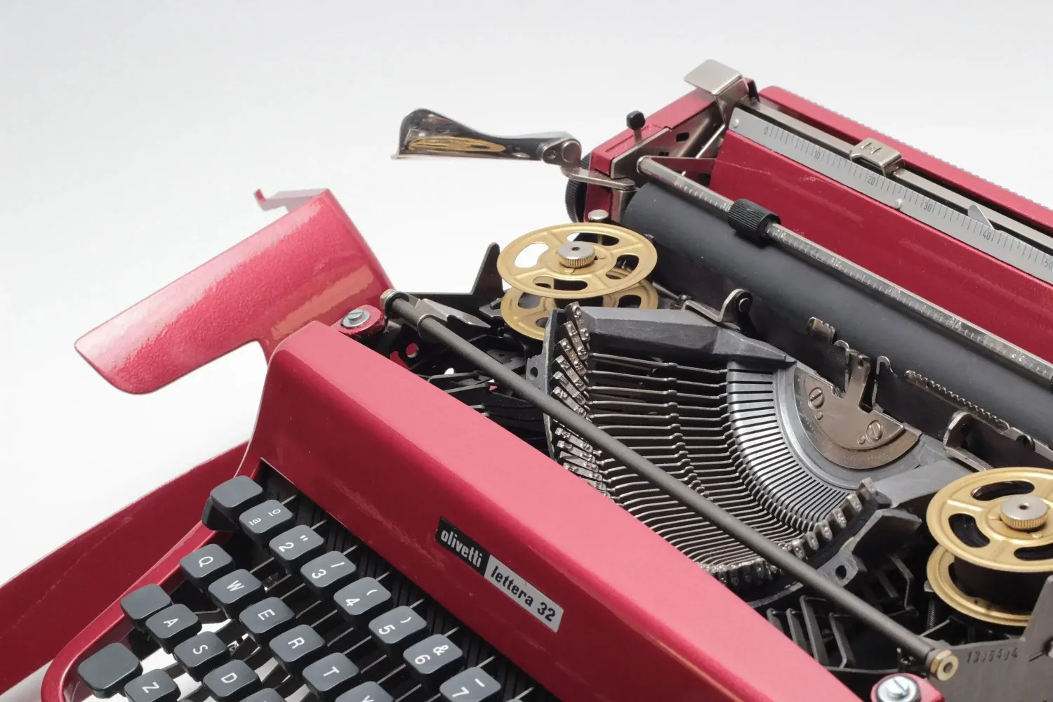 Olivetti Lettera 32 Coral Red Vintage Manual Typewriter, Refurbished