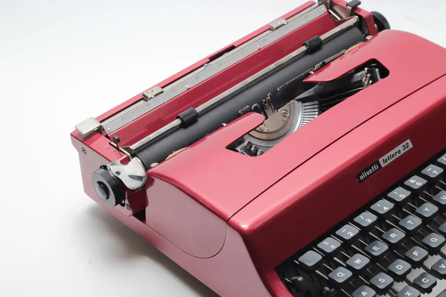 Olivetti Lettera 32 Coral Red Vintage Manual Typewriter, Refurbished