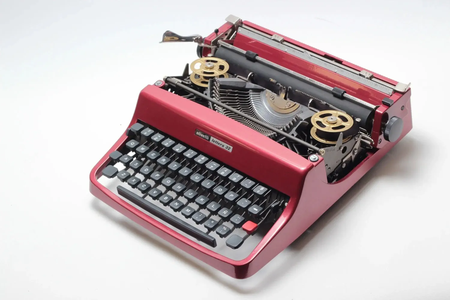 Olivetti Lettera 32 Coral Red Vintage Manual Typewriter, Refurbished
