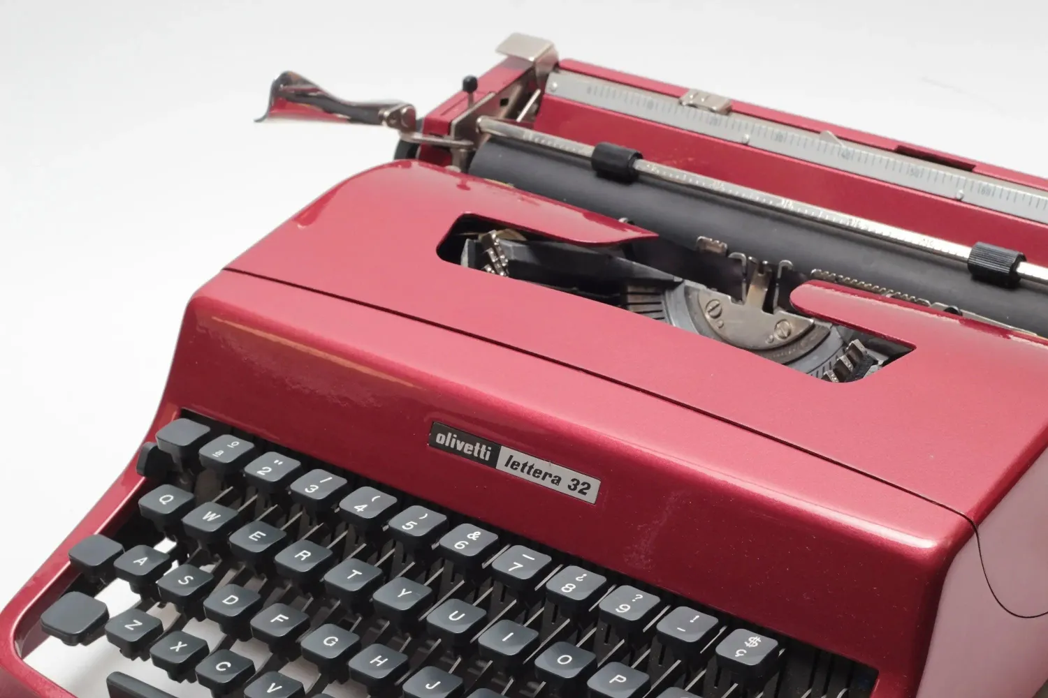 Olivetti Lettera 32 Coral Red Vintage Manual Typewriter, Refurbished