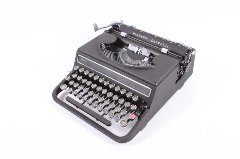 Hispano Olivetti Studio 46/42 Portable Manual Vintage Typewriter