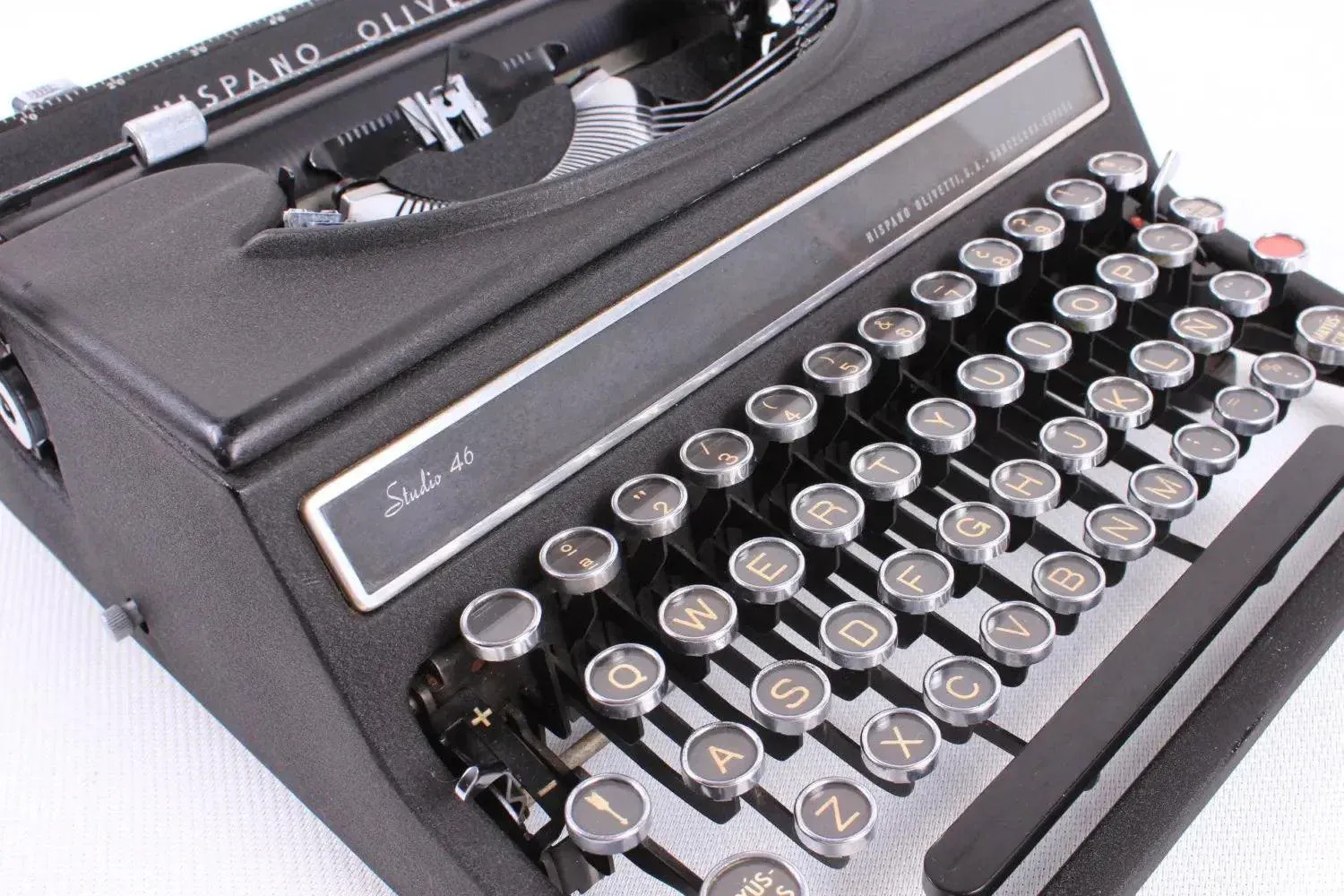 Hispano Olivetti Studio 46/42 Portable Manual Vintage Typewriter