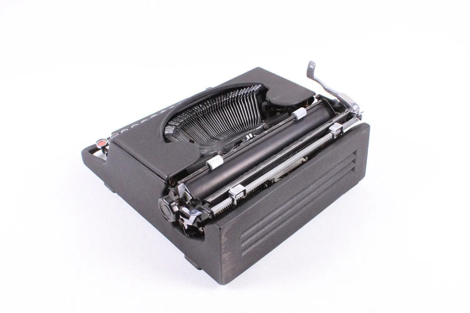 Hispano Olivetti Studio 46/42 Portable Manual Vintage Typewriter