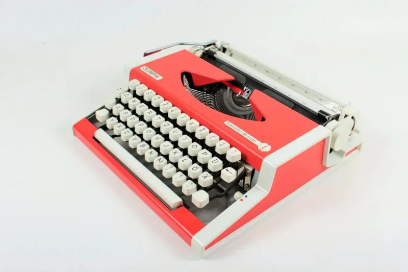 Olympia Traveller De Luxe Red Typewriter, Vintage Manual, Refurbished