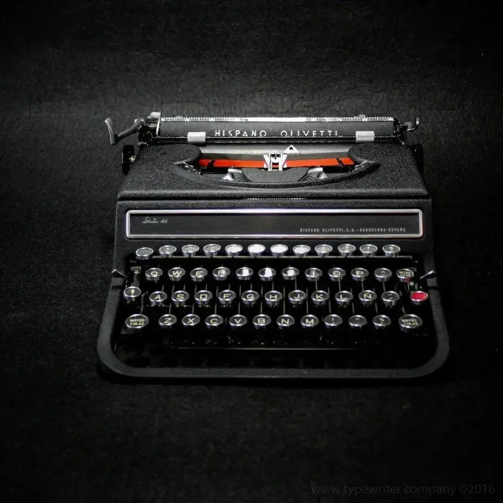 Olivetti Studio 46 (42) Classic Black Vintage Typewriter Serviced, case