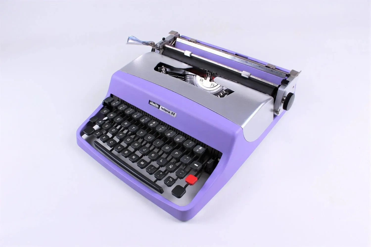Olivetti Lettera 32 Lilac&amp;Silver, Vintage Manual Typewriter, Restored