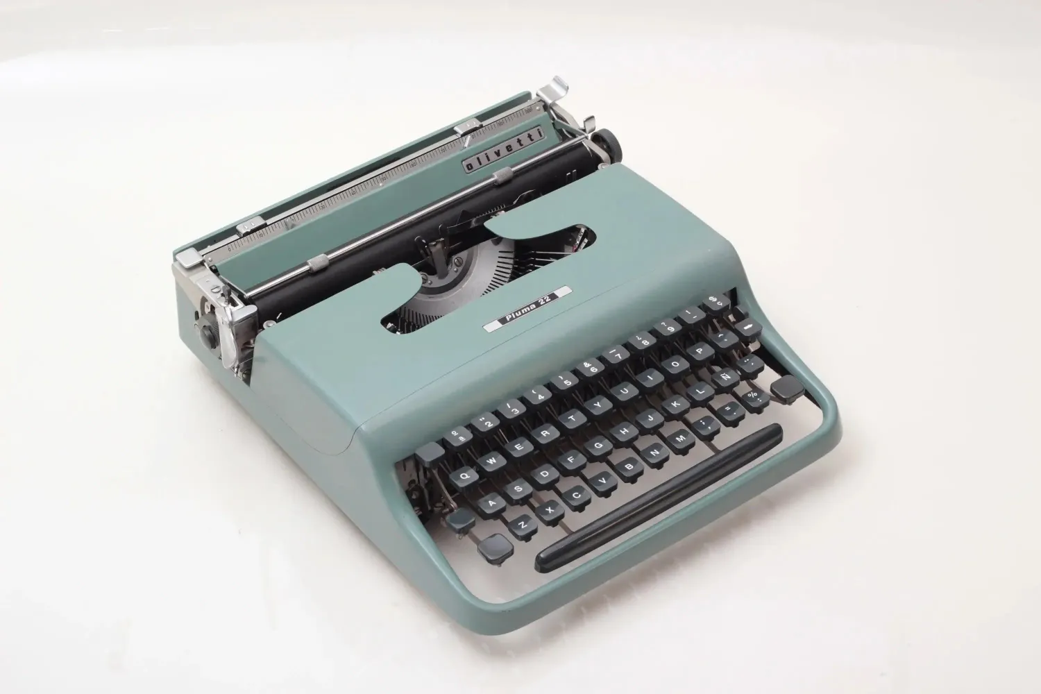 Olivetti Pluma 22 Original Light Teal Typewriter, Vintage, Restored
