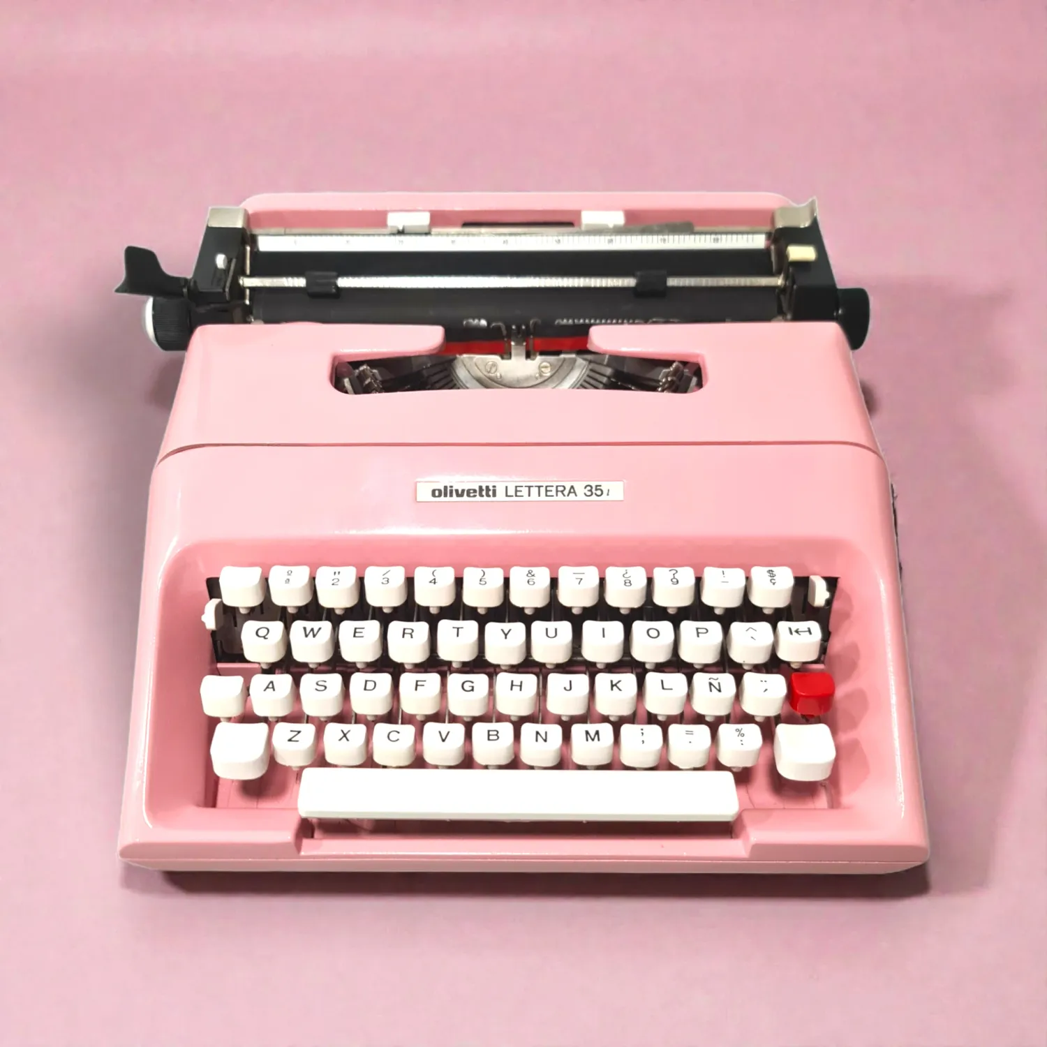 Olivetti Lettera 35 Orchid Pink Vintage, Manual Typewriter, Restored