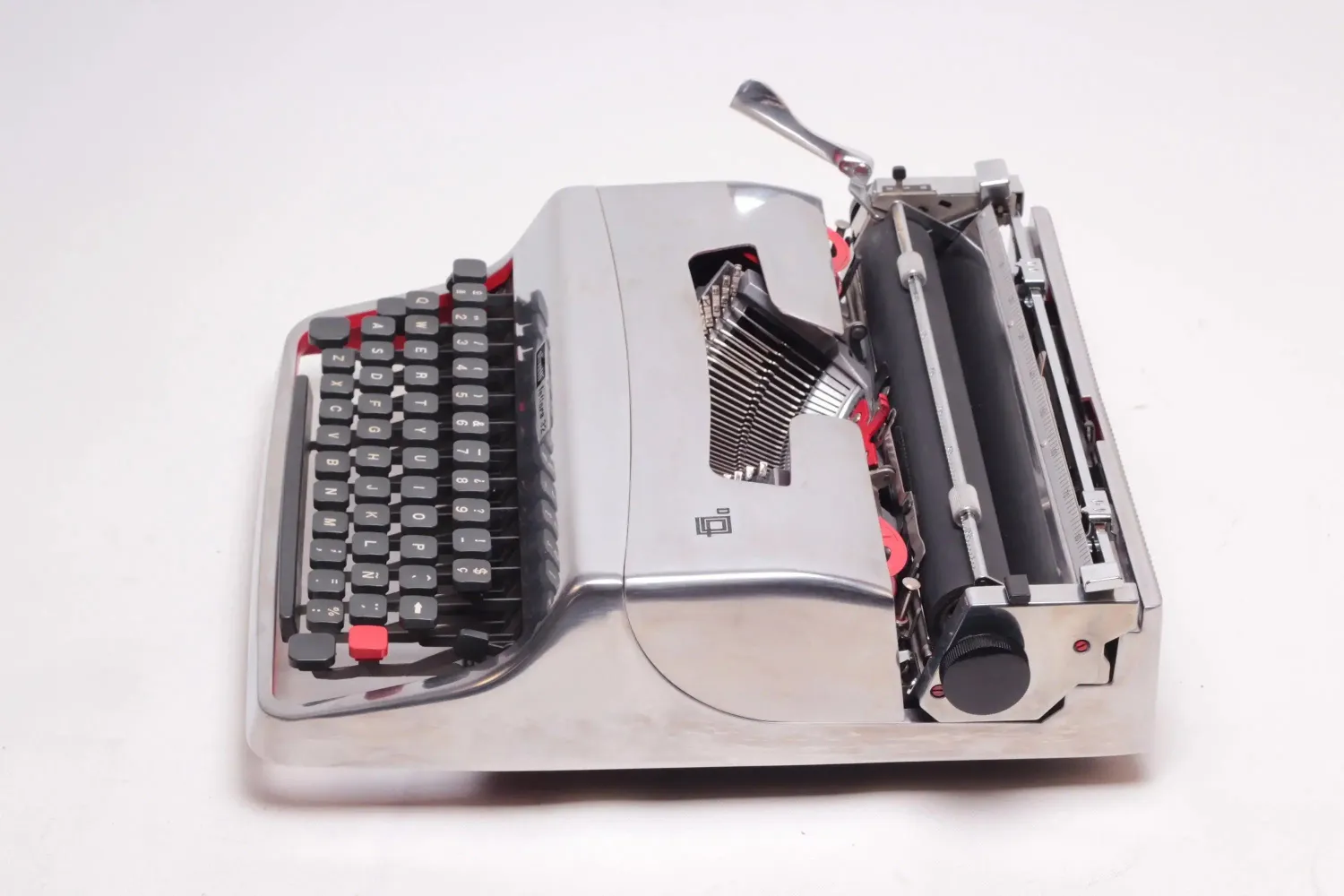 Olivetti Lettera 32 Polished Silver Vintage Manual Typewriter Restored