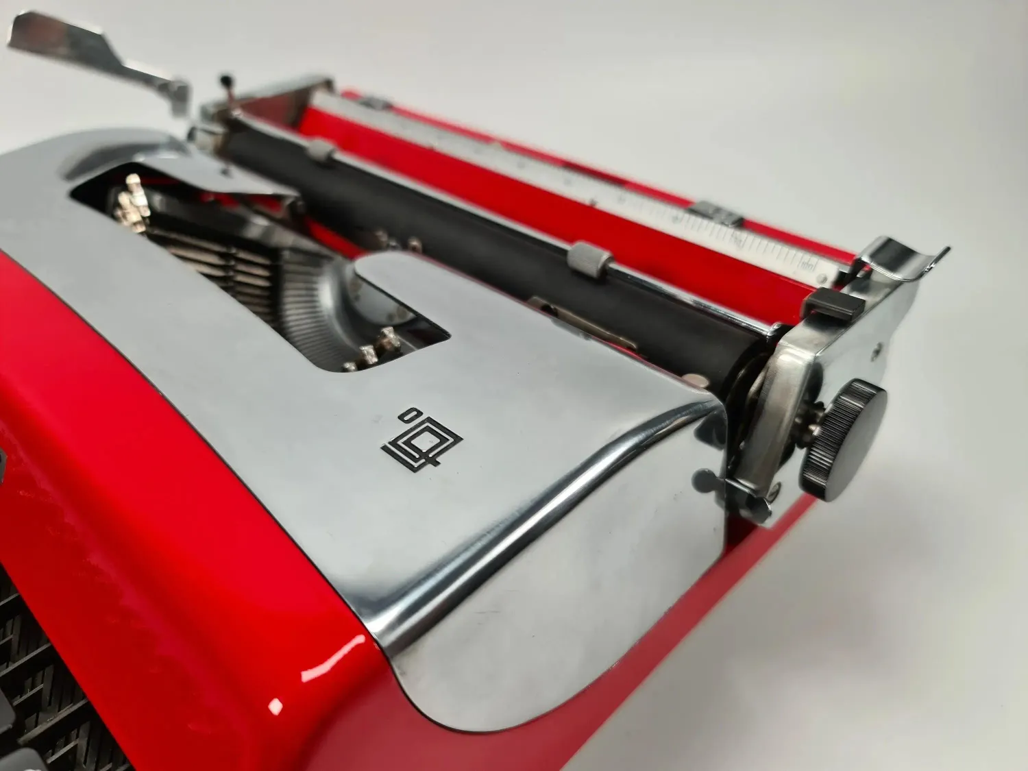 Olivetti Lettera 32 Red and Silver Vintage Manual Typewriter, Restored