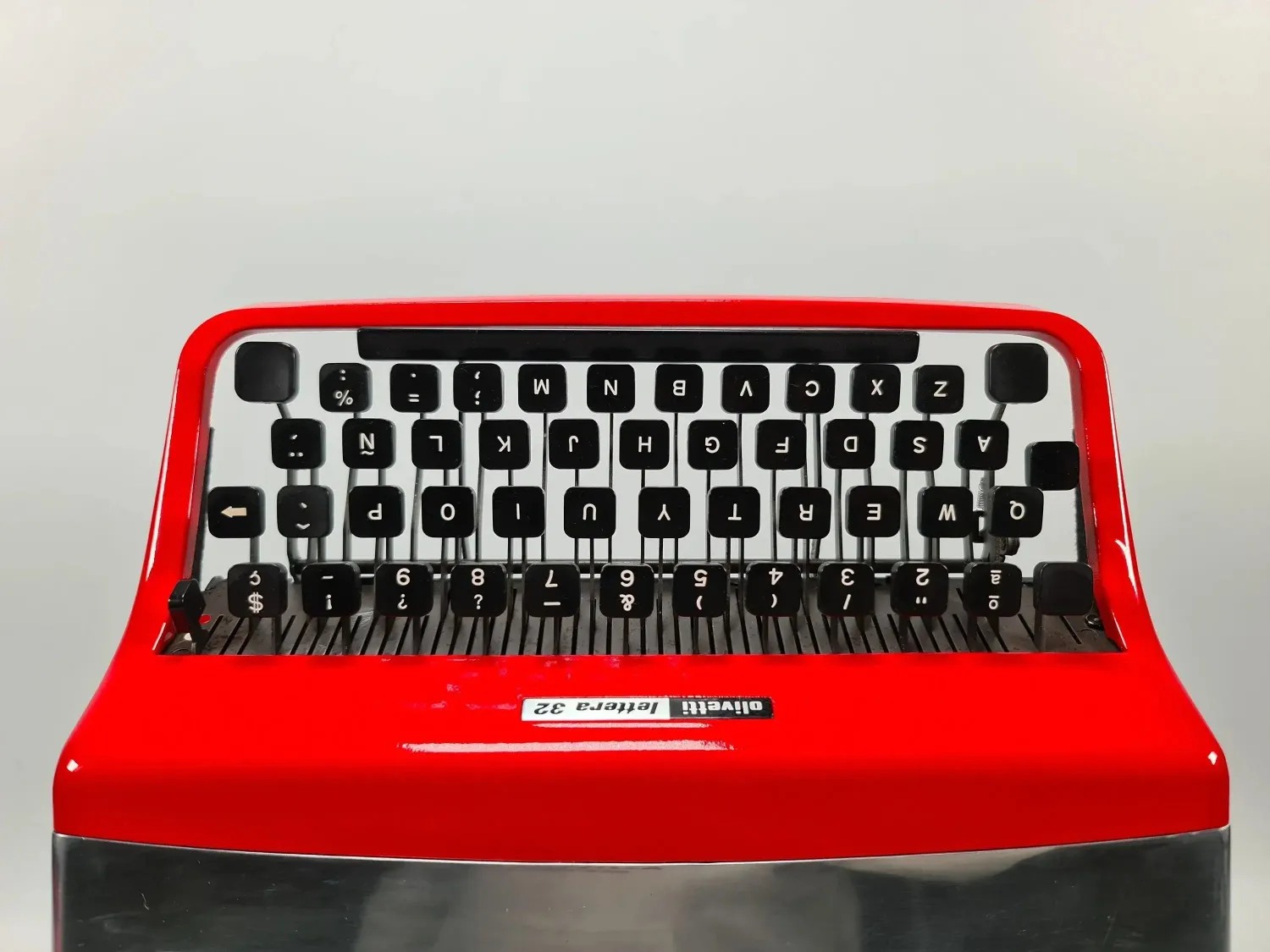 Olivetti Lettera 32 Red and Silver Vintage Manual Typewriter, Restored
