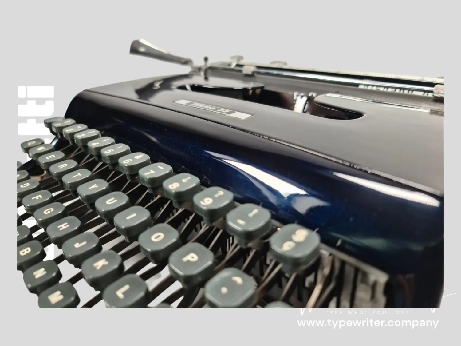 Olivetti Pluma 22, Pro Navy Blue Manual Vintage Typewriter, Restored