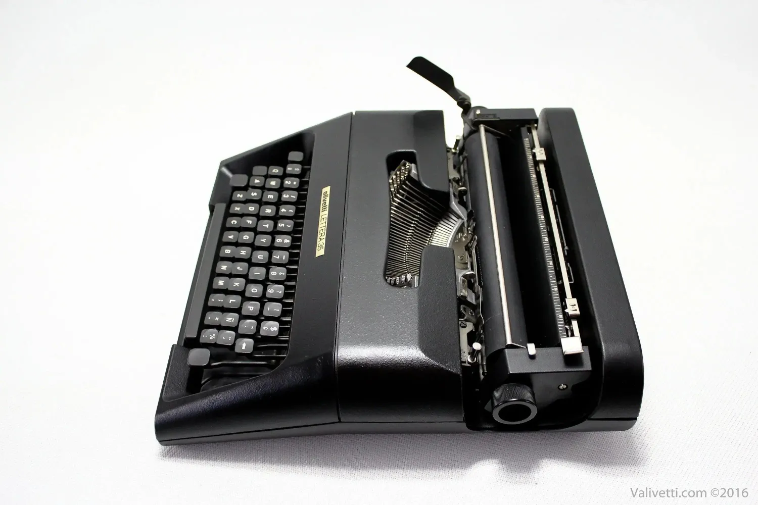 Olivetti Lettera 35 Matte Black, Manual Vintage Typewriter, Restored